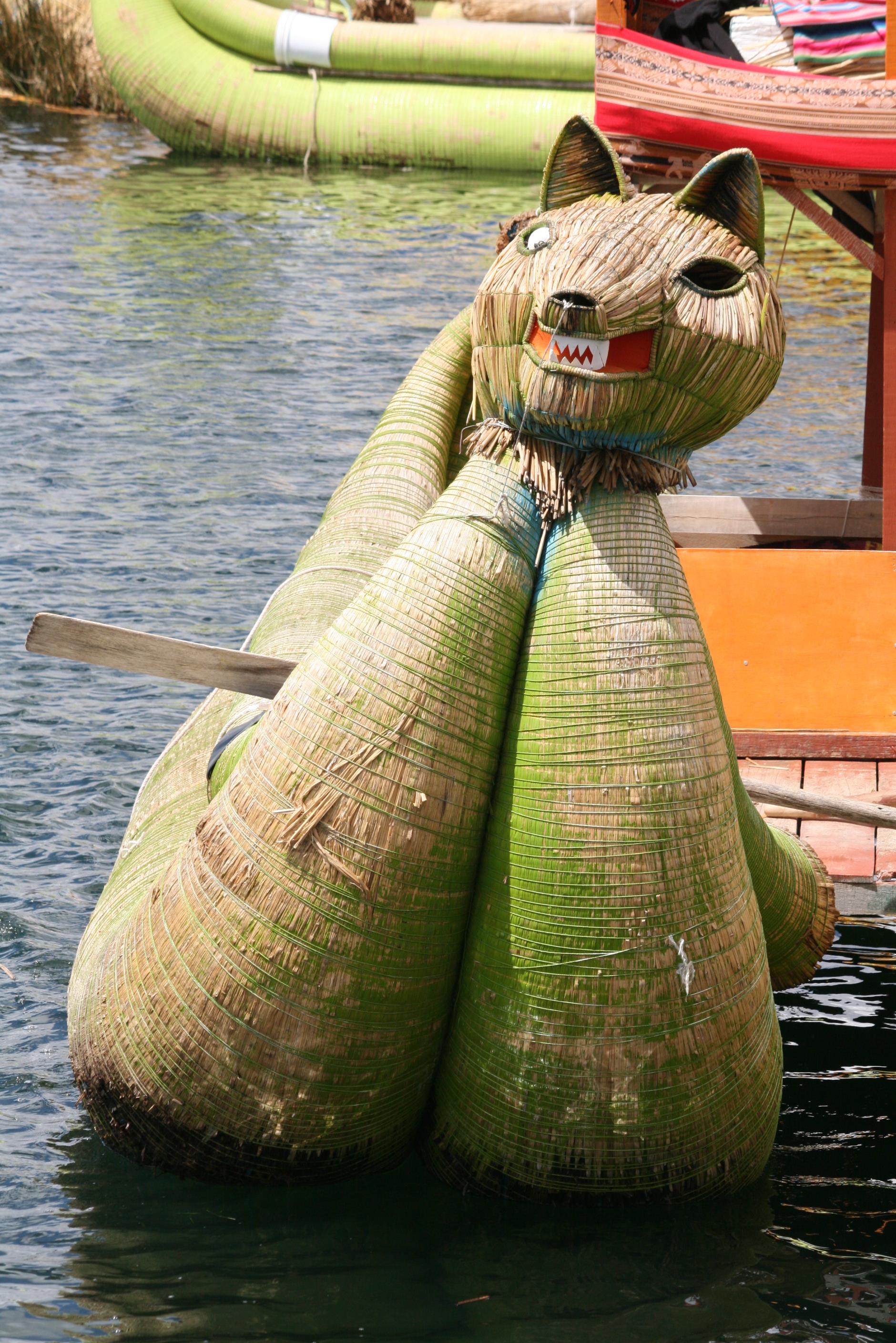 Pic 7 - Slight list to port - Reed boat - Lake Titicaca.JPG